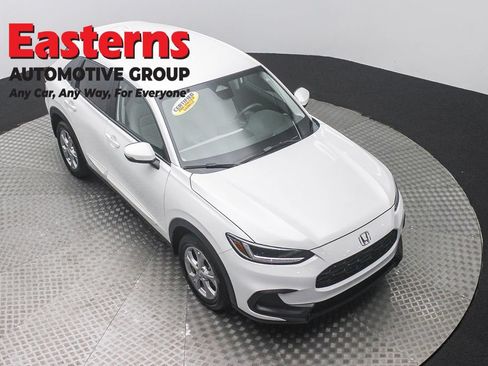 Used 2024 Honda HR-V LX image 3