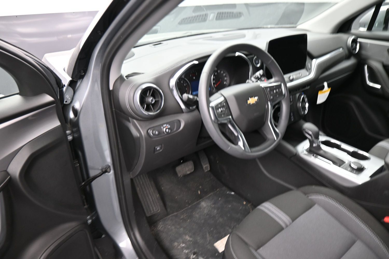 Used 2026 Chevrolet Blazer LT FWD image 12