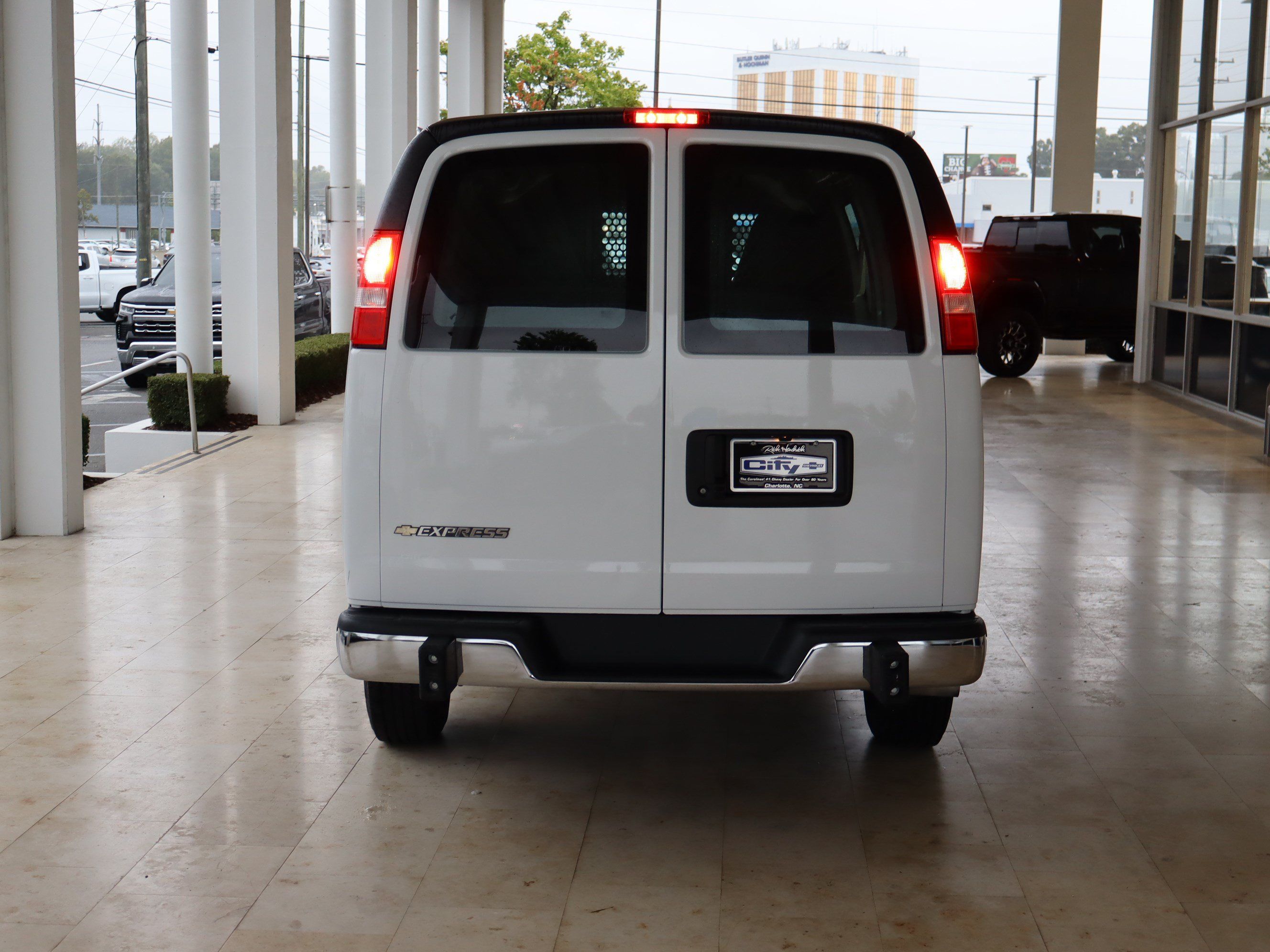 Used 2025 Chevrolet Express 2500 w/ Driver Convenience Package RWD image 10