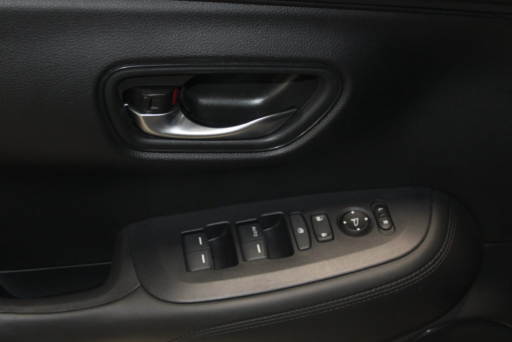 Used 2024 Honda HR-V LX image 6