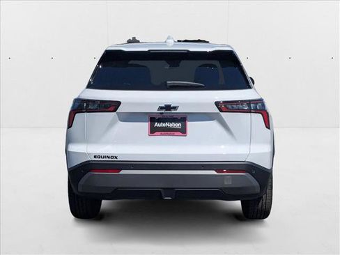 New 2026 Chevrolet Equinox LT w/ Convenience Package II image 8