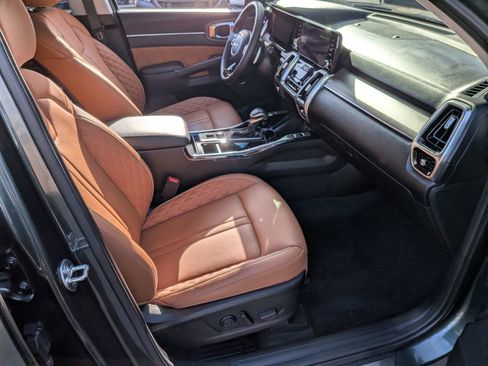 Used 2023 Kia Sorento SX Prestige AWD/4WD image 36