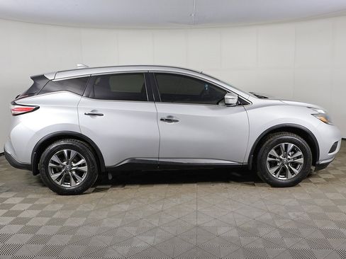 Used 2018 Nissan Murano S image 11