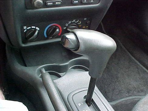 Used 2002 Chevrolet Cavalier Sedan FWD image 25