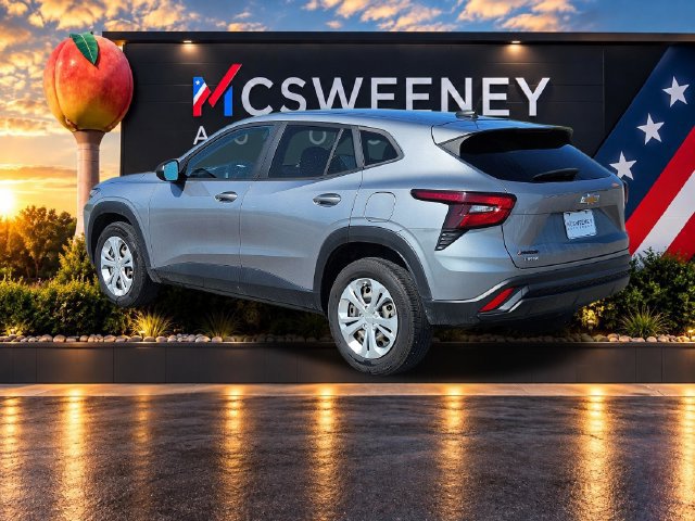 Used 2024 Chevrolet Trax LS w/ Driver Confidence Package FWD image 3