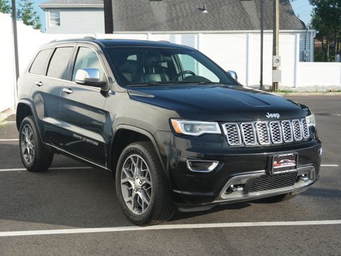 Used 2020 Jeep Grand Cherokee Overland AWD/4WD image 4