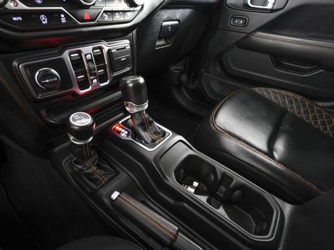 Used 2023 Jeep Gladiator Overland image 21