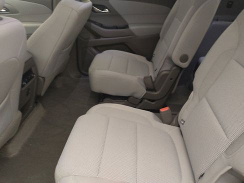 Used 2018 Chevrolet Traverse LT FWD image 18