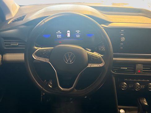 Used 2024 Volkswagen Taos SE w/ Black Wheel Plus Package image 18