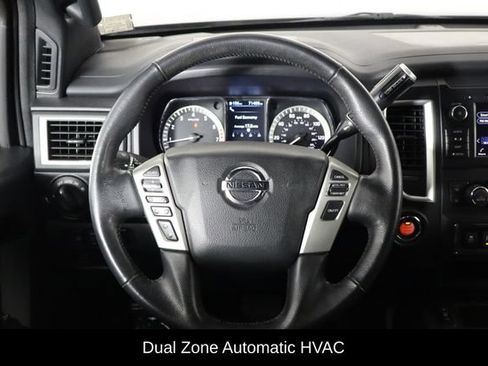 Used 2019 Nissan Titan SV w/ SV Convenience Package RWD image 7