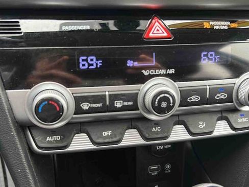 Used 2020 Hyundai Elantra Limited w/ Cargo Package (C1) image 20