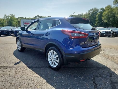Used 2022 Nissan Rogue Sport S image 4