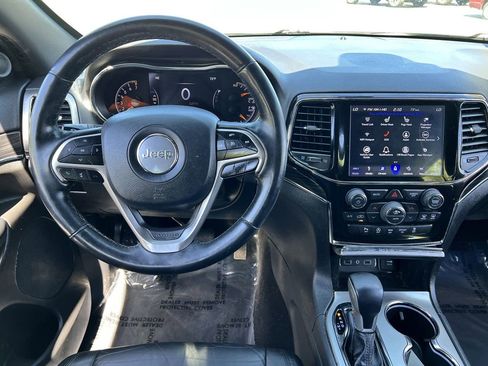 Used 2019 Jeep Grand Cherokee Limited AWD/4WD image 9