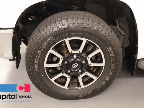 Used 2015 Toyota Tundra Limited w/ Limited Premium Package AWD/4WD image 8