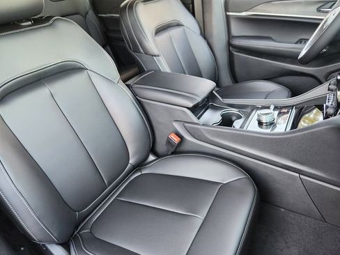 New 2025 Jeep Grand Cherokee L Limited w/ Black Appearance Package image 10