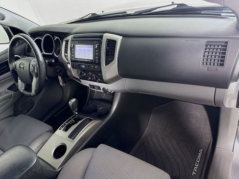 Used 2014 Toyota Tacoma PreRunner image 25
