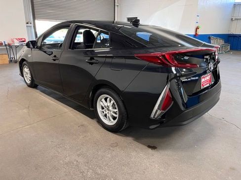 Used 2021 Toyota Prius Prime LE image 5