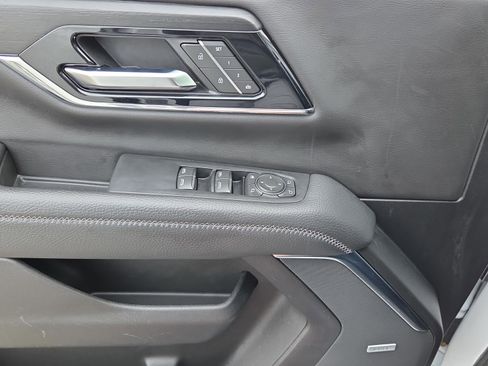 Used 2025 GMC Yukon Denali image 34