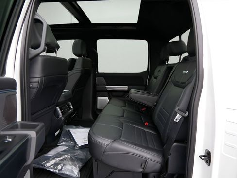 Used 2025 Ford F450 Platinum image 11