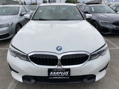 Used 2022 BMW 330e w/ Driving Assistance Package RWD image 3