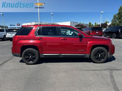 Used 2015 GMC Terrain SLE w/ Cargo Package AWD/4WD image 8