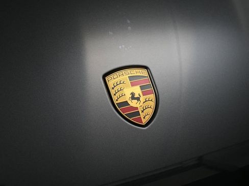 Certified 2022 Porsche Macan AWD/4WD image 13