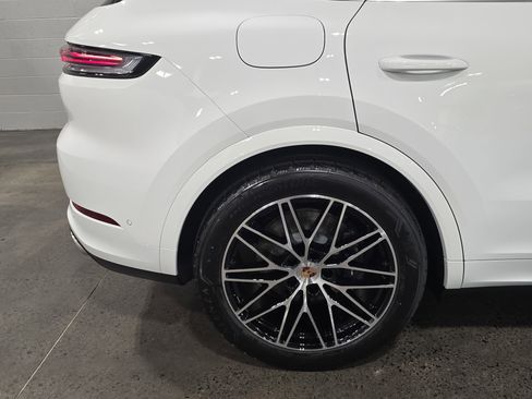 New 2026 Porsche Cayenne E-Hybrid image 36