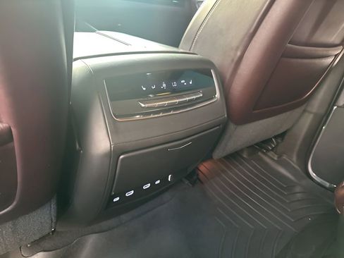 Used 2021 Cadillac Escalade Sport Platinum image 21