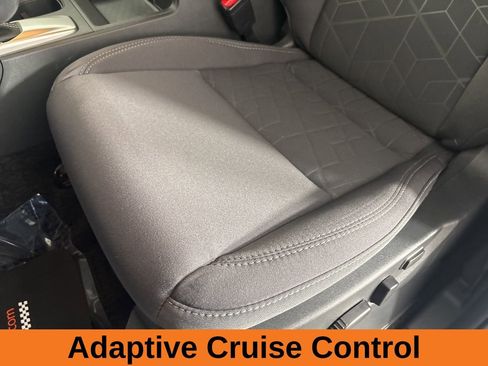 Used 2025 Nissan Frontier SV image 11