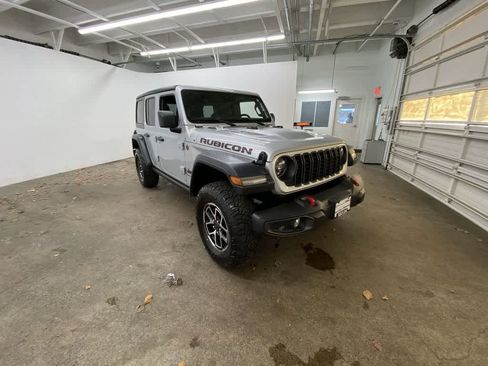 Used 2024 Jeep Wrangler Rubicon image 8