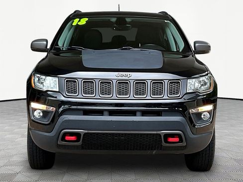 Used 2018 Jeep Compass Trailhawk w/ Leather Interior Group AWD/4WD image 2
