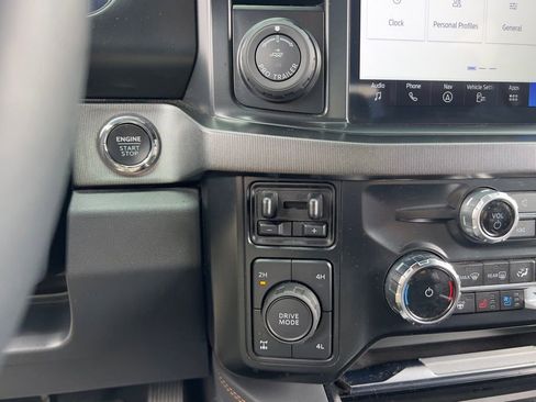 Used 2024 Ford F250 Platinum w/ FX4 Off-Road Package AWD/4WD image 33