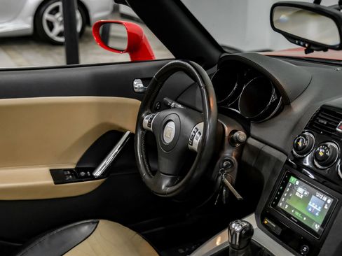 Used 2009 Saturn Sky Red Line RWD image 24