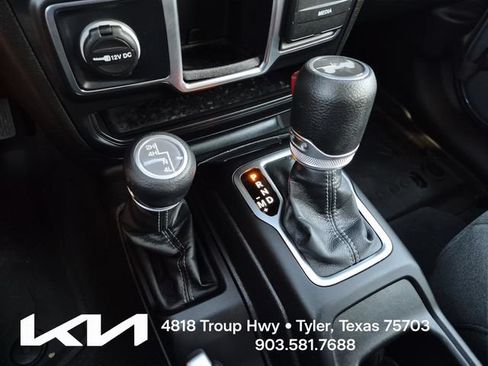 Used 2024 Jeep Wrangler Unlimited Sport AWD/4WD image 35