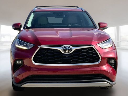 Used 2022 Toyota Highlander Platinum AWD/4WD image 3