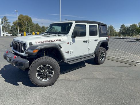 Used 2024 Jeep Wrangler Unlimited Rubicon w/ Technology Group AWD/4WD image 35