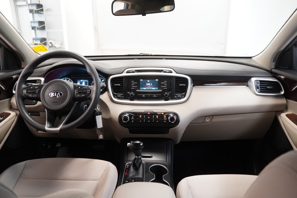 Used 2018 Kia Sorento LX AWD/4WD image 19