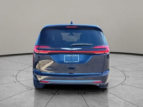 New 2026 Chrysler Pacifica Select image 11