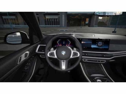Used 2026 BMW X5 xDrive40i w/ M Sport Package AWD/4WD image 13