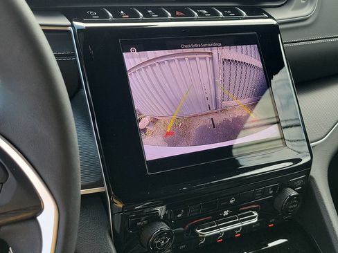 Certified 2025 Jeep Grand Cherokee Altitude RWD image 29