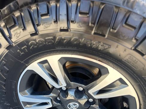 Used 2019 Toyota Tacoma TRD Sport AWD/4WD image 34