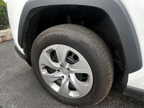 Used 2024 Toyota RAV4 LE image 5