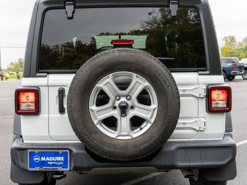 Used 2021 Jeep Wrangler Sport image 7