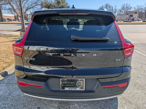 Certified 2022 Volvo XC40 T4 Inscription w/ Advanced Package image 5
