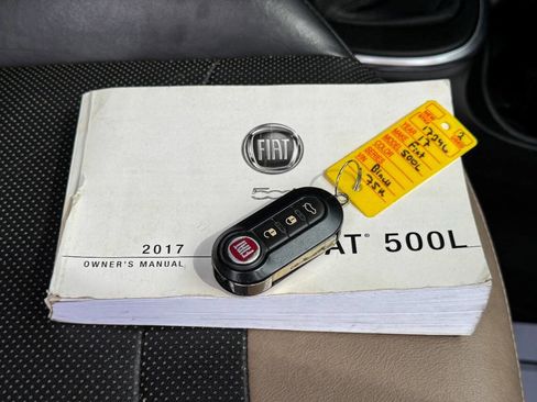 Used 2017 FIAT 500L Trekking w/ Popular Equipment Package FWD image 34