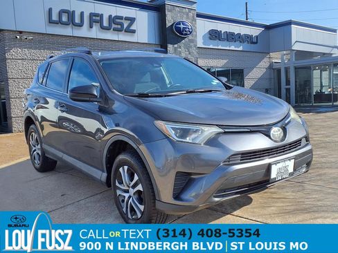 Used 2017 Toyota RAV4 LE image 1