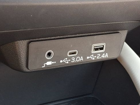 Certified 2025 Subaru Forester Premium AWD/4WD image 26