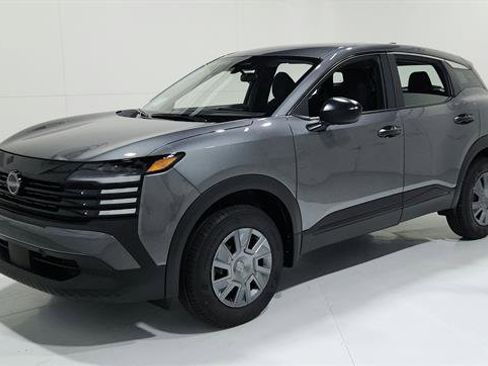 Used 2025 Nissan Kicks S image 3