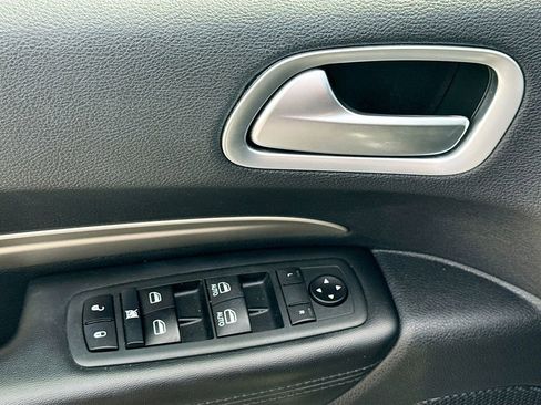 Used 2020 Dodge Durango SXT AWD/4WD image 17
