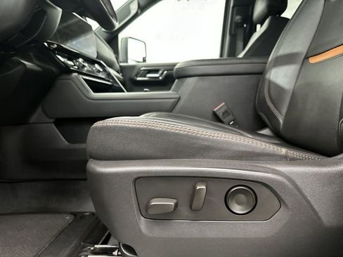 Used 2024 GMC Sierra 2500 AT4 w/ Technology Package image 18